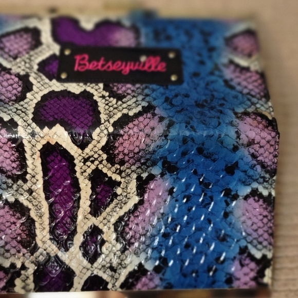 Betsey Johnson betsyville clutch - Picture 7 of 8